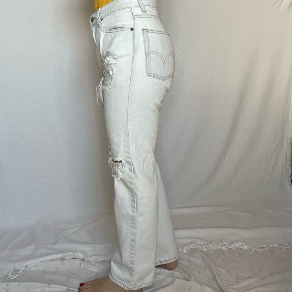 Distressed Levi's 505 light wash denim - Picture 4 of 10